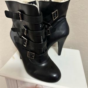 Gianni Bini NWOT boots with fur lining size 9